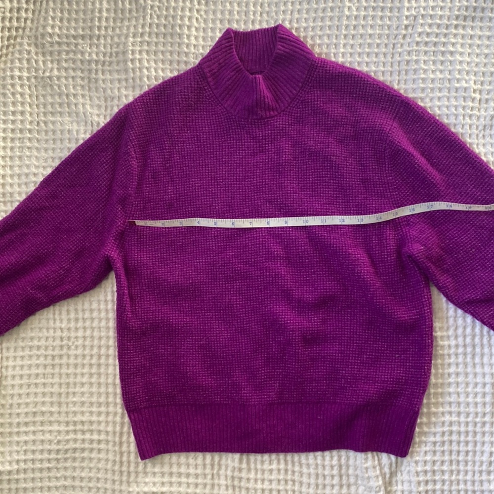 Mock neck sweater. Size small